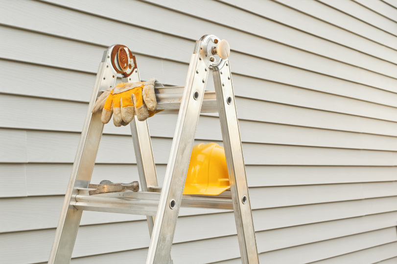 10 Common Mistakes People Make with Ladders While Cleaning Gutters