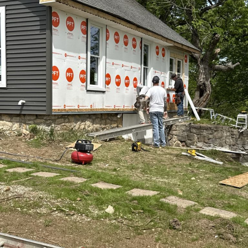What Are the 8 Key Factors to Choosing a Siding Contractor?
