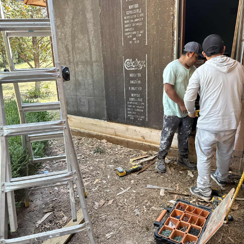 What Are the 8 Key Factors to Choosing a Siding Contractor?